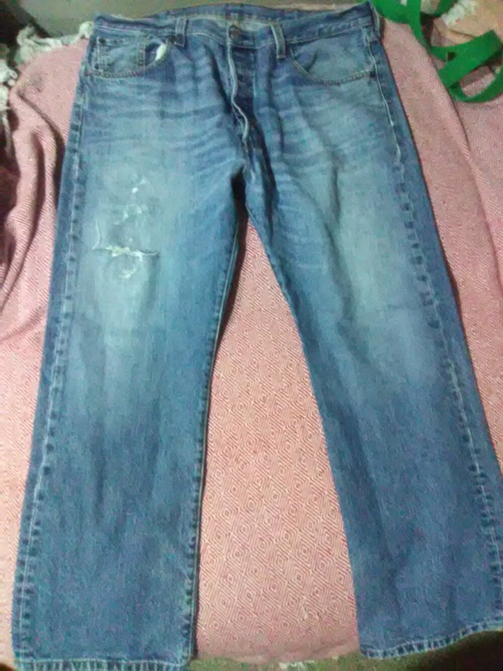 Levis 38 waist x 29 Length